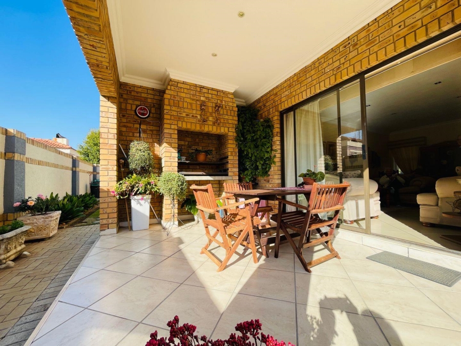 3 Bedroom Property for Sale in Grimbeeck Park North West